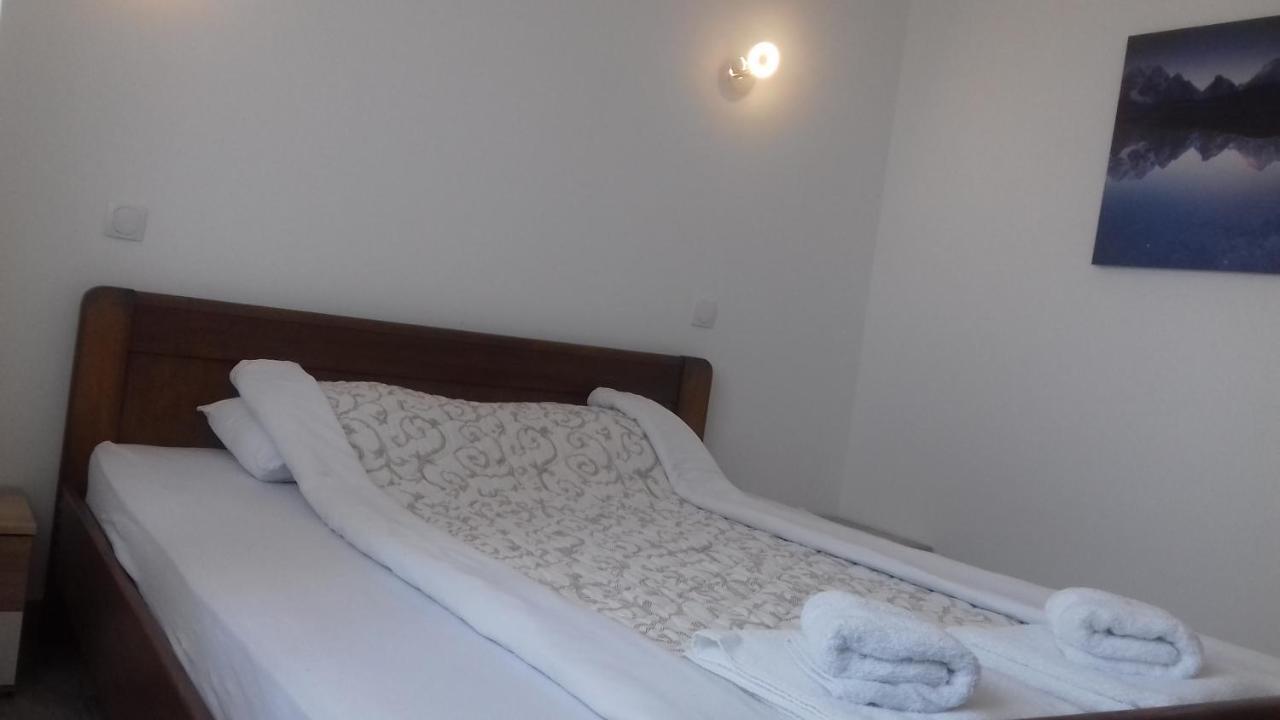 Bed and Breakfast Mesecev Konak Ниш Екстер'єр фото