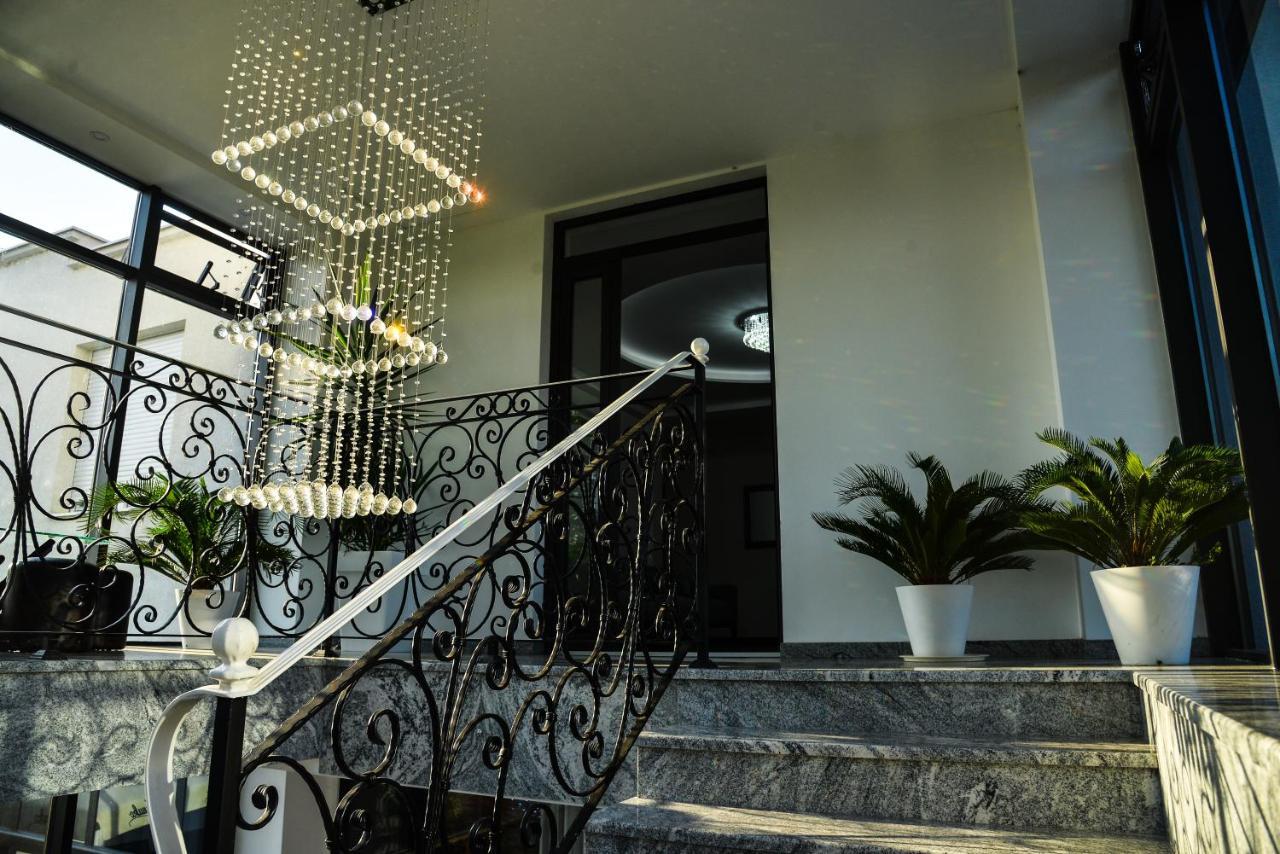 Bed and Breakfast Mesecev Konak Ниш Екстер'єр фото